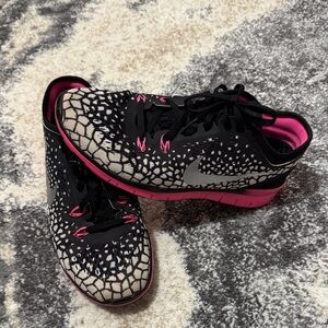 Nike Women's Black and Pink Athletic Shoes